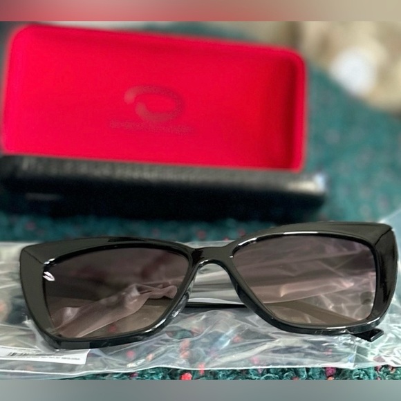 ‼️RARE‼️?O by Oscar De La
Renta??NWT?Riley *beveled cat eye* Sunglasses